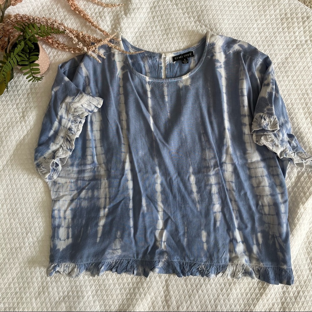 Cropped Blue & White Rayon Top